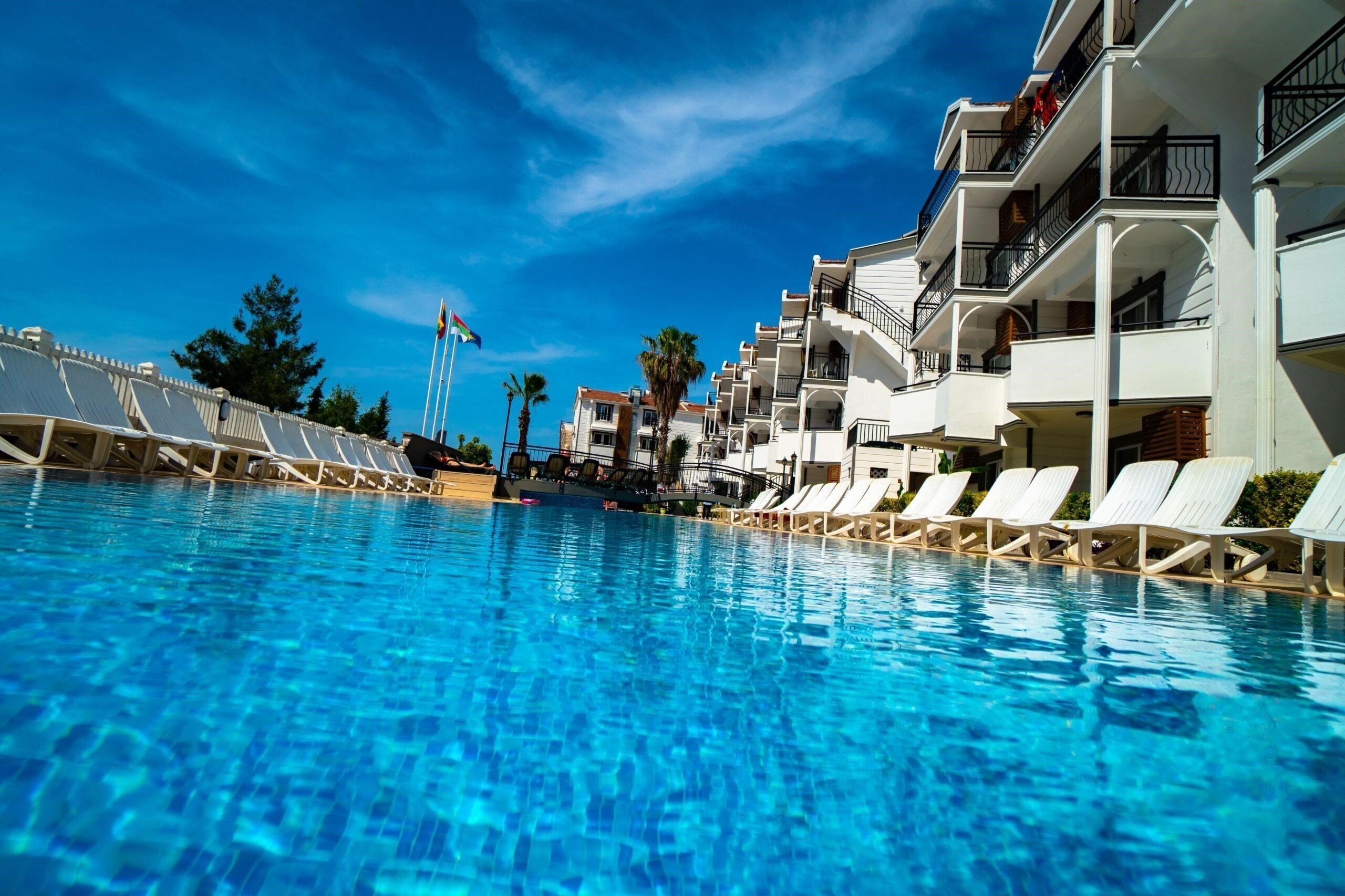 Изображение Maya World Hill 4*